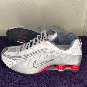 Nike Shox R4 BV1111-100 Sz 6